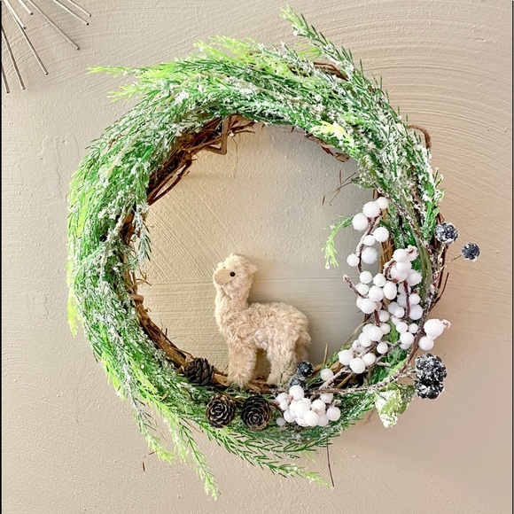 Winter wonderland snow lama wreath! - Picture 7 of 9